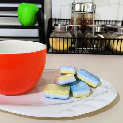 Einwegtabletten für Küchenspülmaschinen zur Entfernung starker Ölflecken und einfachen Entkalkung